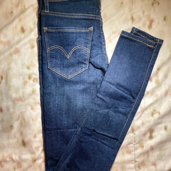 Levi’s 720 High-Rise Super Skinny - Picture 2 of 4